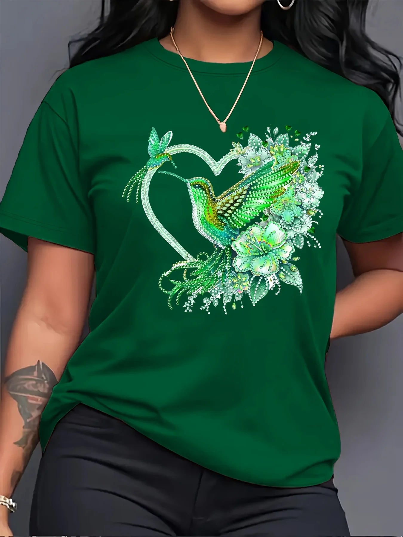 Floral Hummingbird Heart Women’s Tee – Boho Pink Graphic Summer Casual Short Sleeve T-Shirt