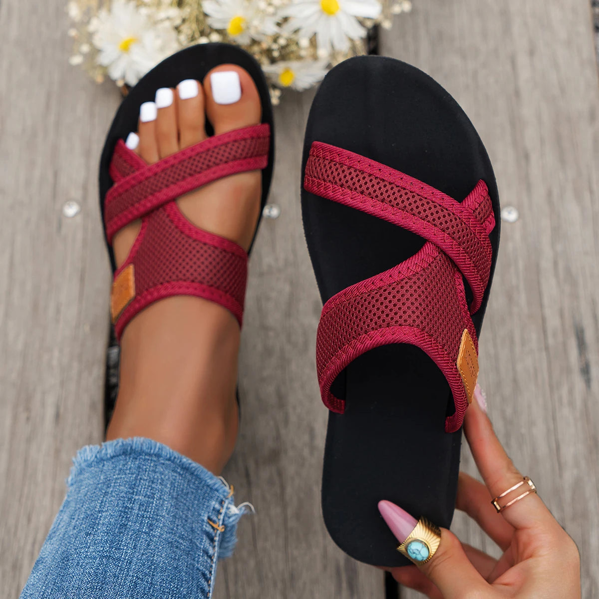 Fashionable Women’s Breathable Mesh Sports Sandals – Comfortable Flat Casual Indoor & Outdoor Wear