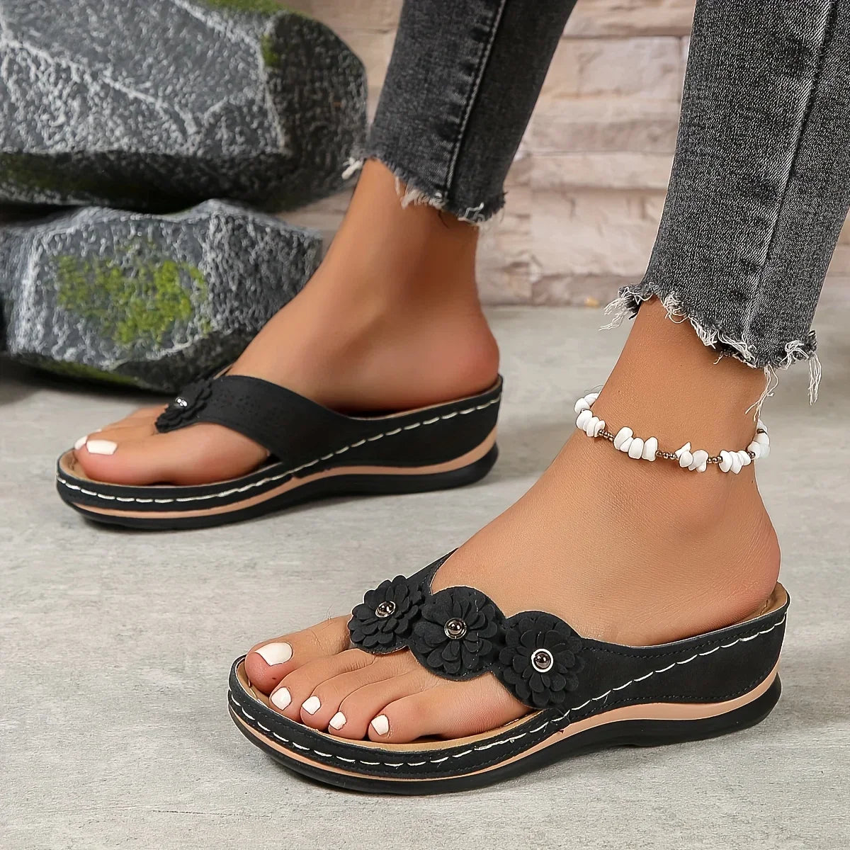 Women’s Floral Beach Flip-Flops – Comfortable Slip-On Wedge Summer Slides, Casual Outdoor Sandals