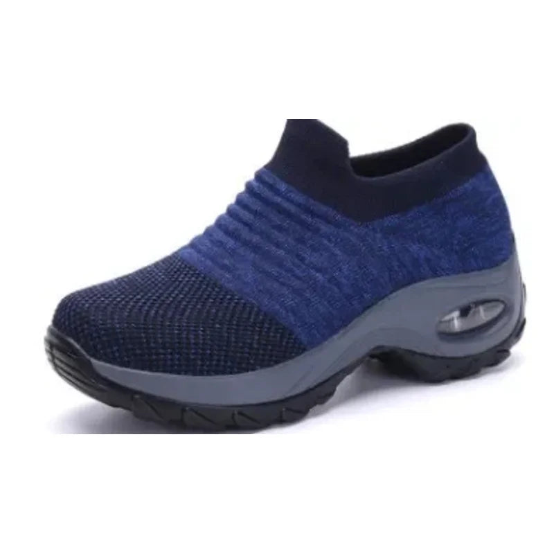 Women’s Breathable Mesh Slip-On Sneakers – Lightweight Casual Running Shoes with Cushioned Rubber Sole (Spring/Autumn)