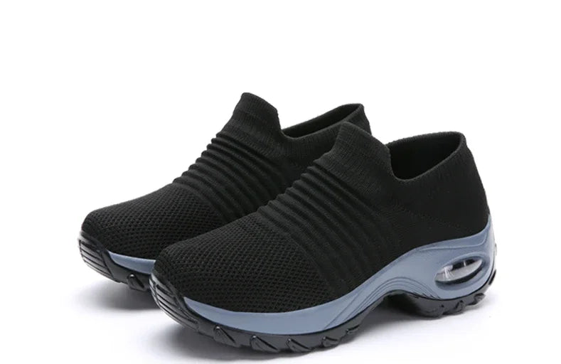 Women’s Breathable Mesh Slip-On Sneakers – Lightweight Casual Running Shoes with Cushioned Rubber Sole (Spring/Autumn)