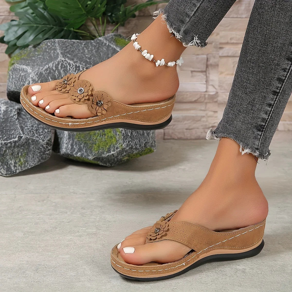 Women’s Floral Beach Flip-Flops – Comfortable Slip-On Wedge Summer Slides, Casual Outdoor Sandals