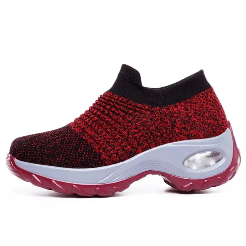 Women’s Breathable Mesh Slip-On Sneakers – Lightweight Casual Running Shoes with Cushioned Rubber Sole (Spring/Autumn)