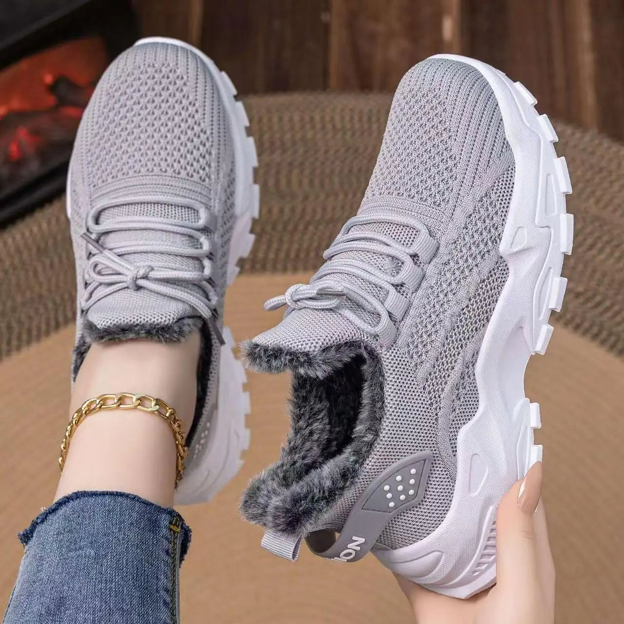 Women’s Winter Sports Shoes – Non-Slip Lace-Up Breathable Mesh Dad Sneakers with Plush Shearling Lining