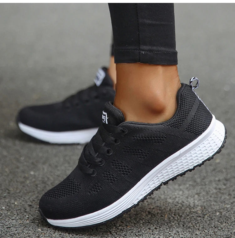 Women’s Breathable Mesh Running Sneakers – Lightweight Lace-Up Vulcanized Outdoor Walking Shoes for Women