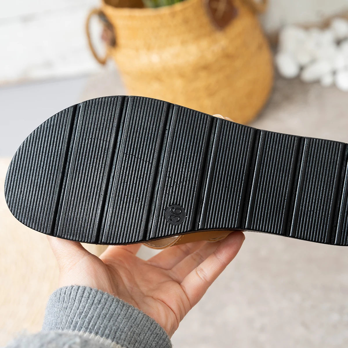 Women’s Fashion Flat Sandals – Gold Chain Slip-On Summer Slippers, Comfortable Casual Footbed Sandals