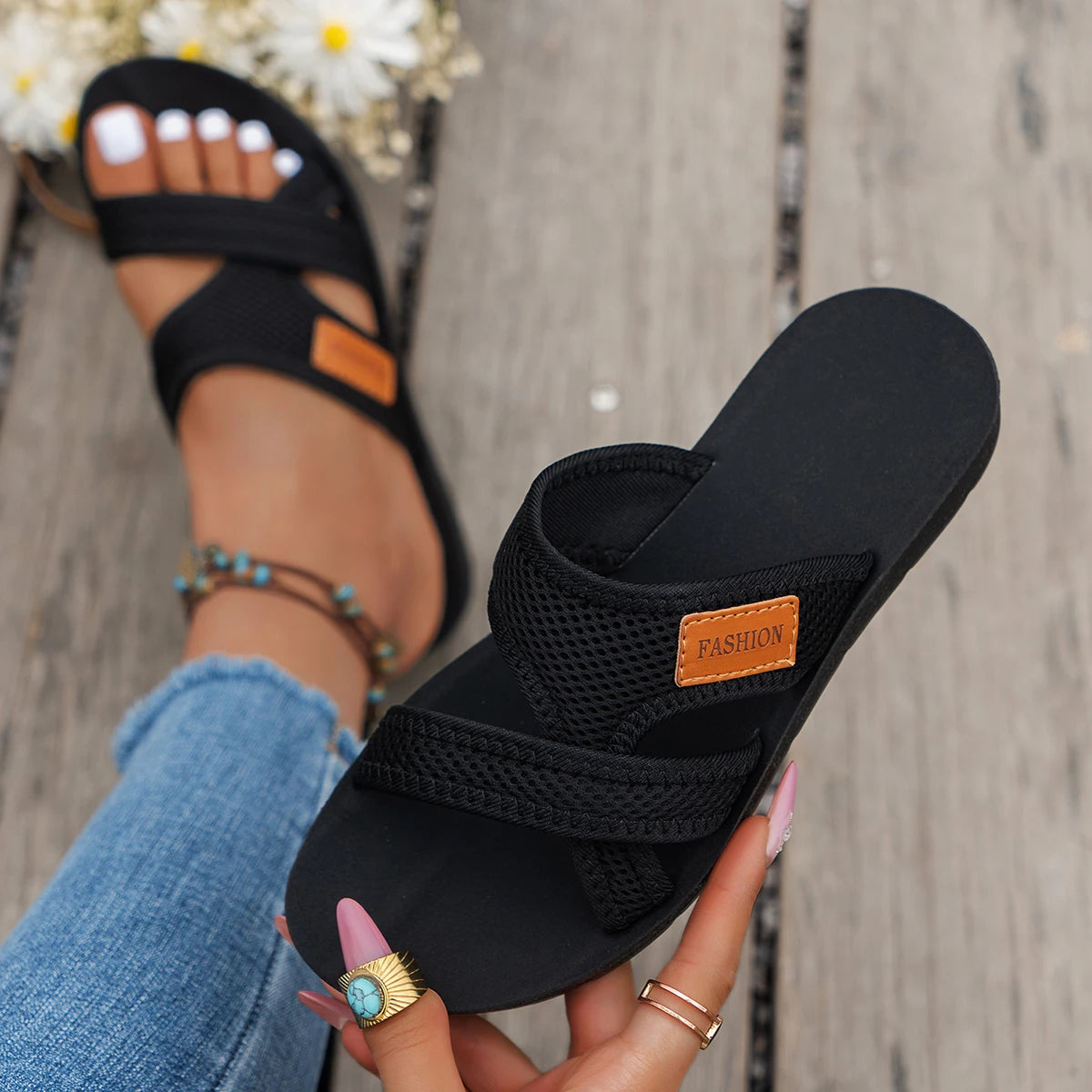 Fashionable Women’s Breathable Mesh Sports Sandals – Comfortable Flat Casual Indoor & Outdoor Wear