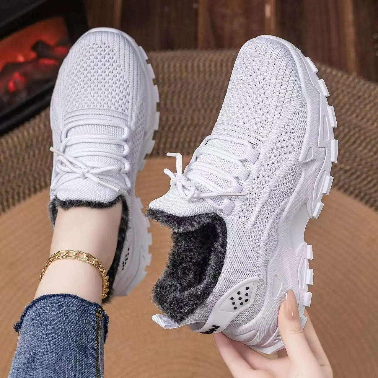 Women’s Winter Sports Shoes – Non-Slip Lace-Up Breathable Mesh Dad Sneakers with Plush Shearling Lining