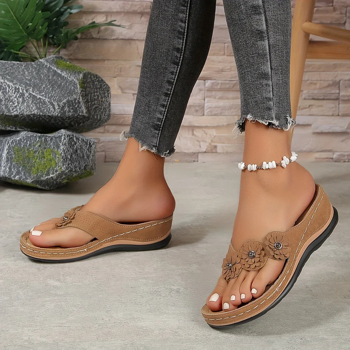 Women’s Floral Beach Flip-Flops – Comfortable Slip-On Wedge Summer Slides, Casual Outdoor Sandals