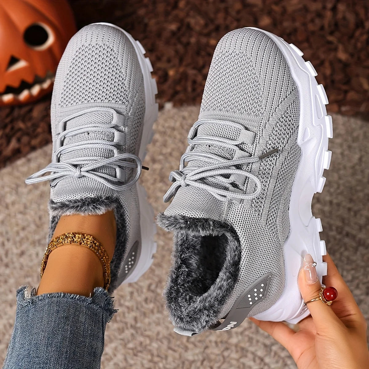 Women’s Winter Warm Non-Slip Sports Shoes – Plush Lined Outdoor Walking Sneakers for Cold Weather Comfort