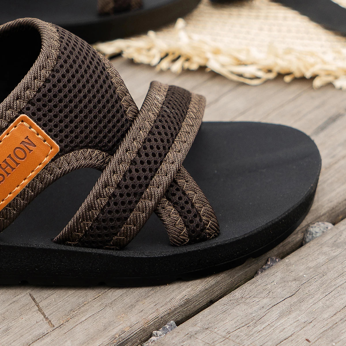 Fashionable Women’s Breathable Mesh Sports Sandals – Comfortable Flat Casual Indoor & Outdoor Wear