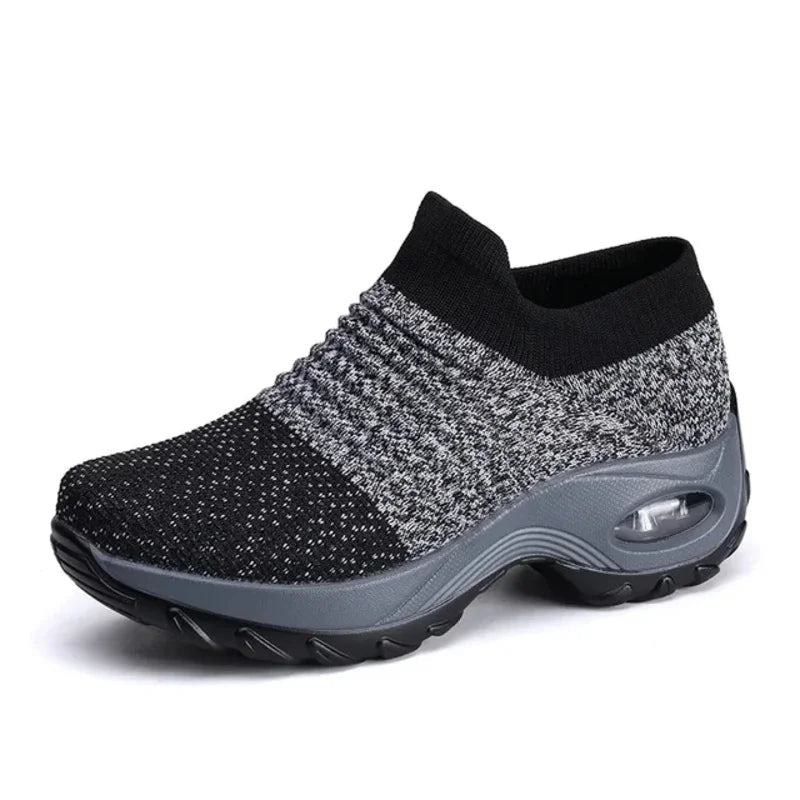 Women’s Breathable Mesh Slip-On Sneakers – Lightweight Casual Running Shoes with Cushioned Rubber Sole (Spring/Autumn)