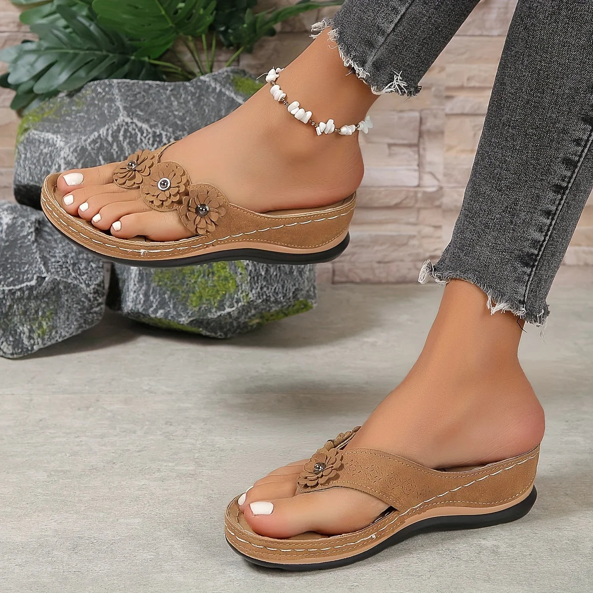 Women’s Floral Beach Flip-Flops – Comfortable Slip-On Wedge Summer Slides, Casual Outdoor Sandals