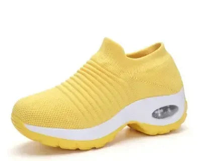 Women’s Breathable Mesh Slip-On Sneakers – Lightweight Casual Running Shoes with Cushioned Rubber Sole (Spring/Autumn)